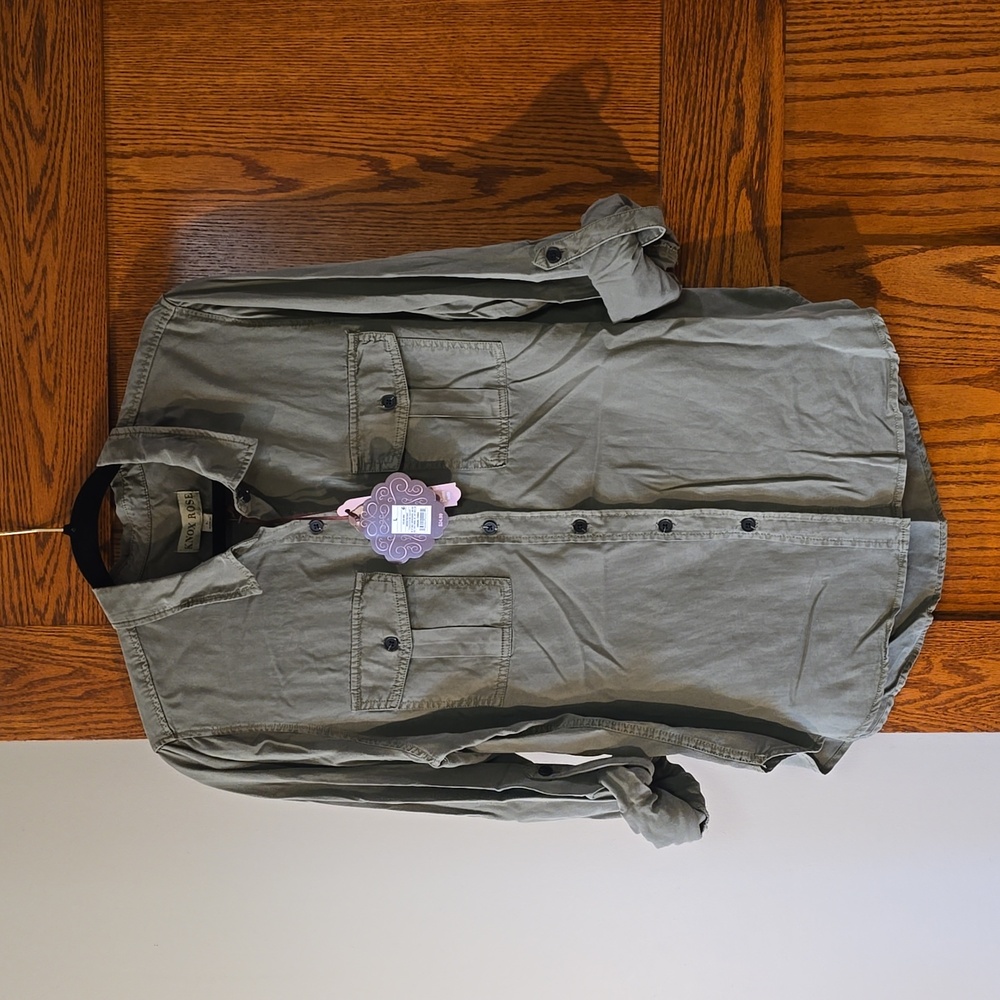 Knox Rose button up shirt Large